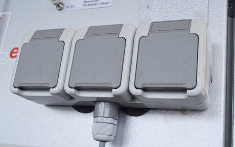 magnetische Steckdosenleistenbefestigung | © Brugger GmbH