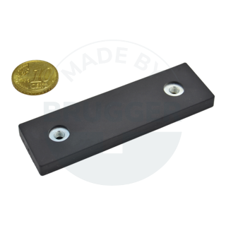 Rubberised magnet system with internal thread rectangular black | © Brugger GmbH