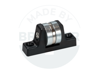 Magnetic door stop with round pole surfaces and holding angle of over 280° | © Brugger GmbH