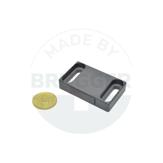 Magnetic fitting to screw on black | © Brugger GmbH