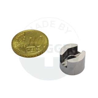 Horseshoe magnet cylindrical shape with cylindrical bore | © Brugger GmbH