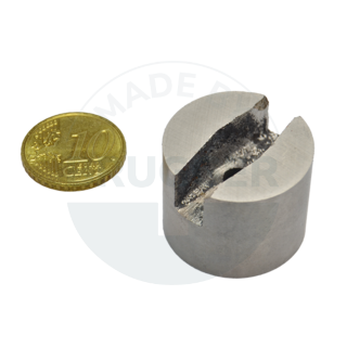 Horseshoe magnet cylindrical shape with cylindrical bore | © Brugger GmbH