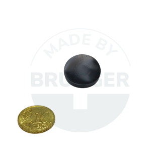 Rubber flap as protective cover for magnet systems ⌀16mm | © Brugger GmbH