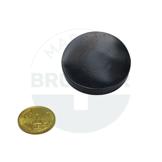 Rubber flap as protective cover for magnet systems ⌀32mm | © Brugger GmbH