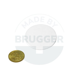 Metal disc with double adhesive tape (3M Scotch-Mount 4032) | © Brugger GmbH
